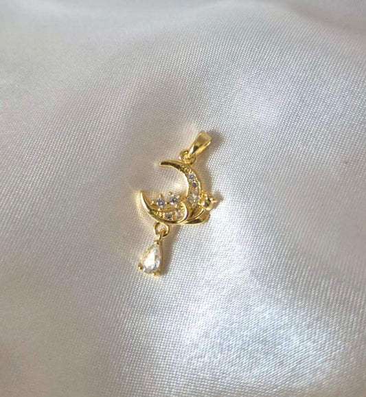 Moonlit Dew Pendant